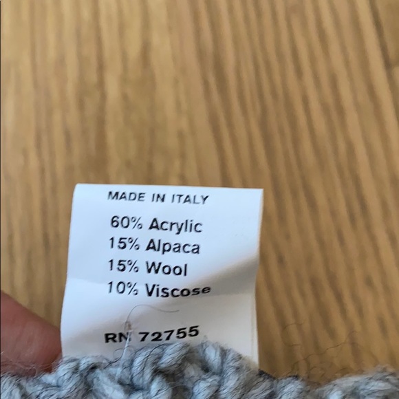 NWT Cintelli e Galluzzo Grey Cable Knit Scarf - Picture 7 of 10